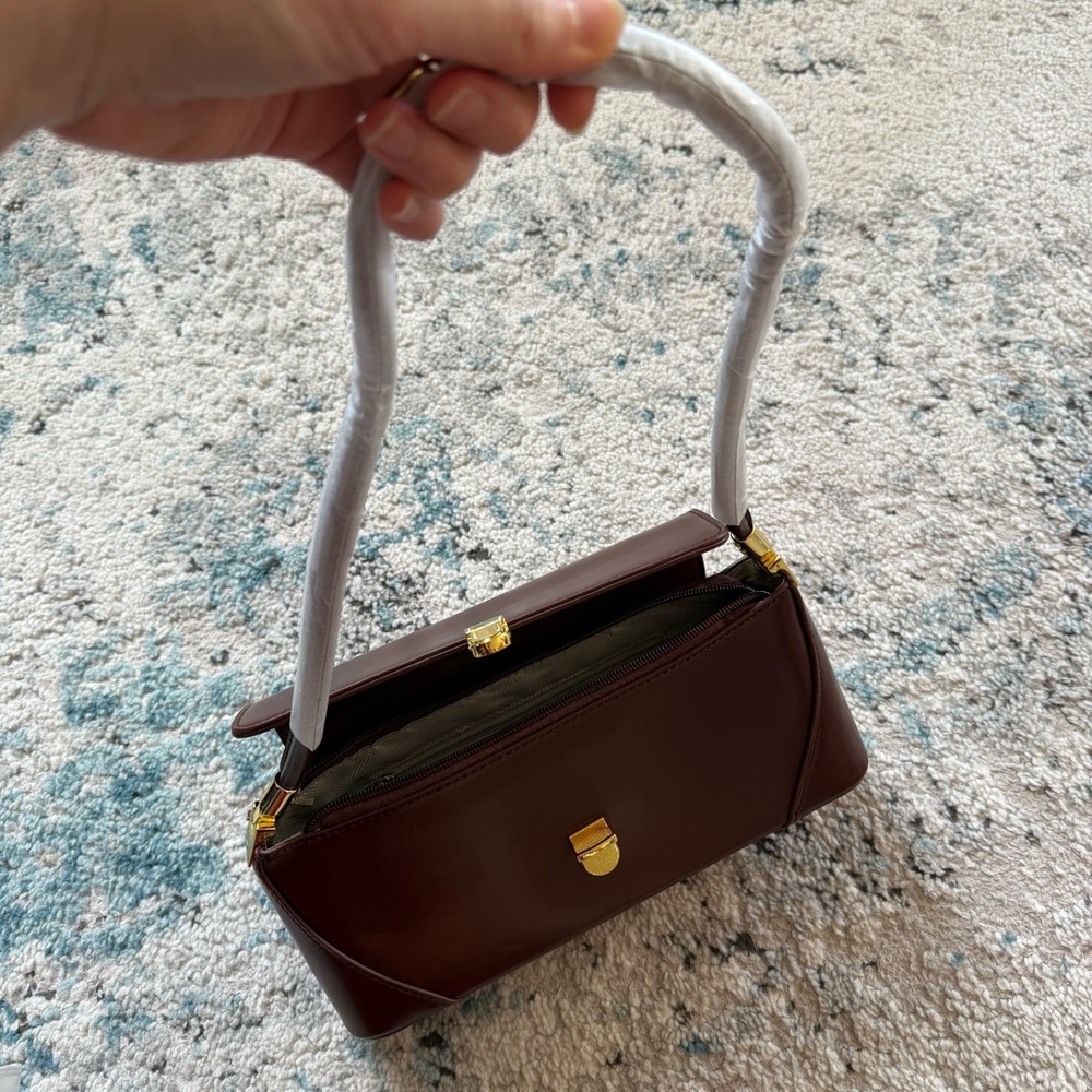 Cuiab Reddish Brown Shoulder Bag - Picture 9 of 13